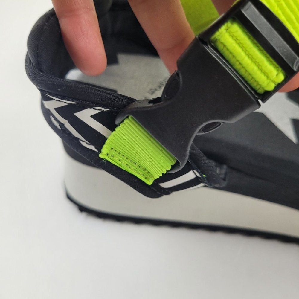 Dirty laundry grand pu platform sandals, womens size 6. - Picture 6 of 11